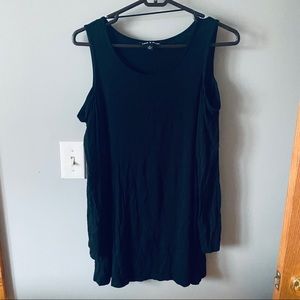 Cable & Gauge cold shoulder black blouse